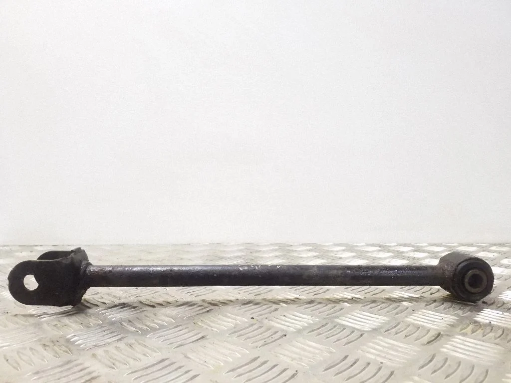 Rear control arm
