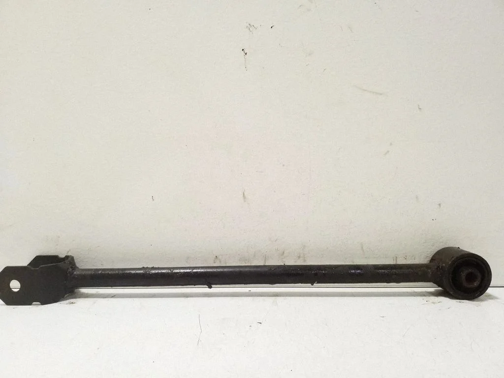 Rear control arm