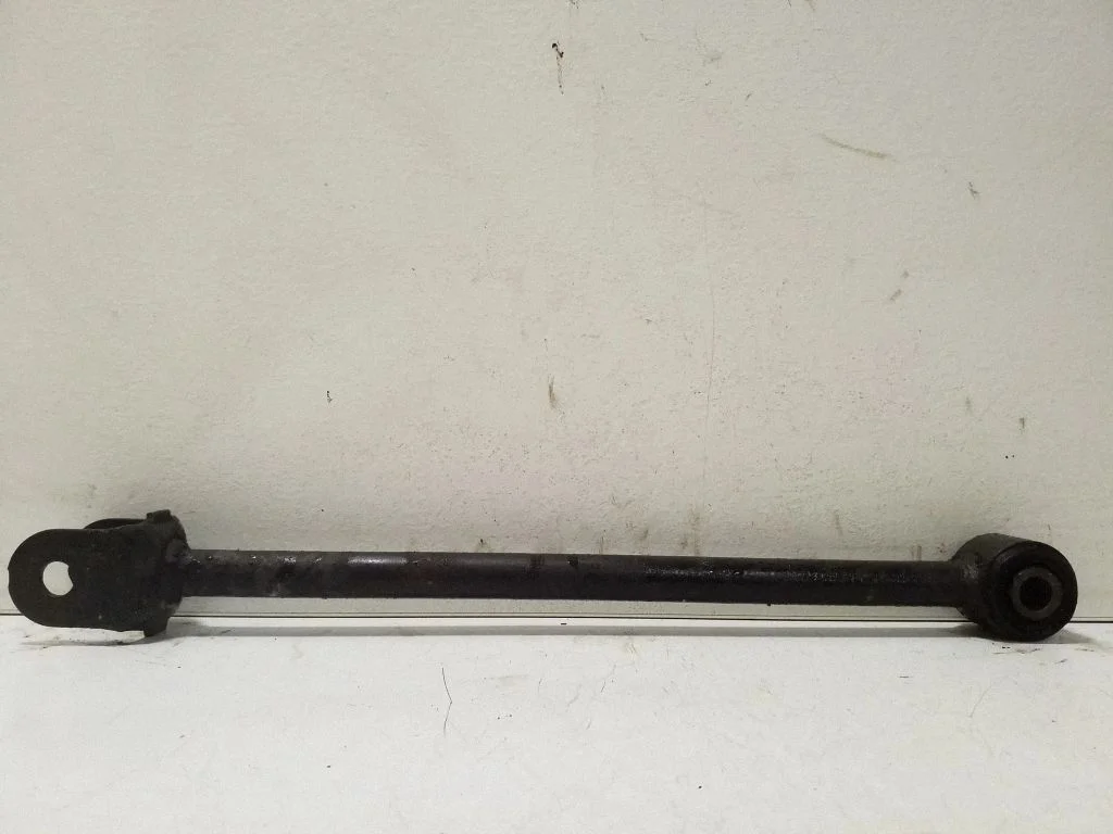 Rear control arm