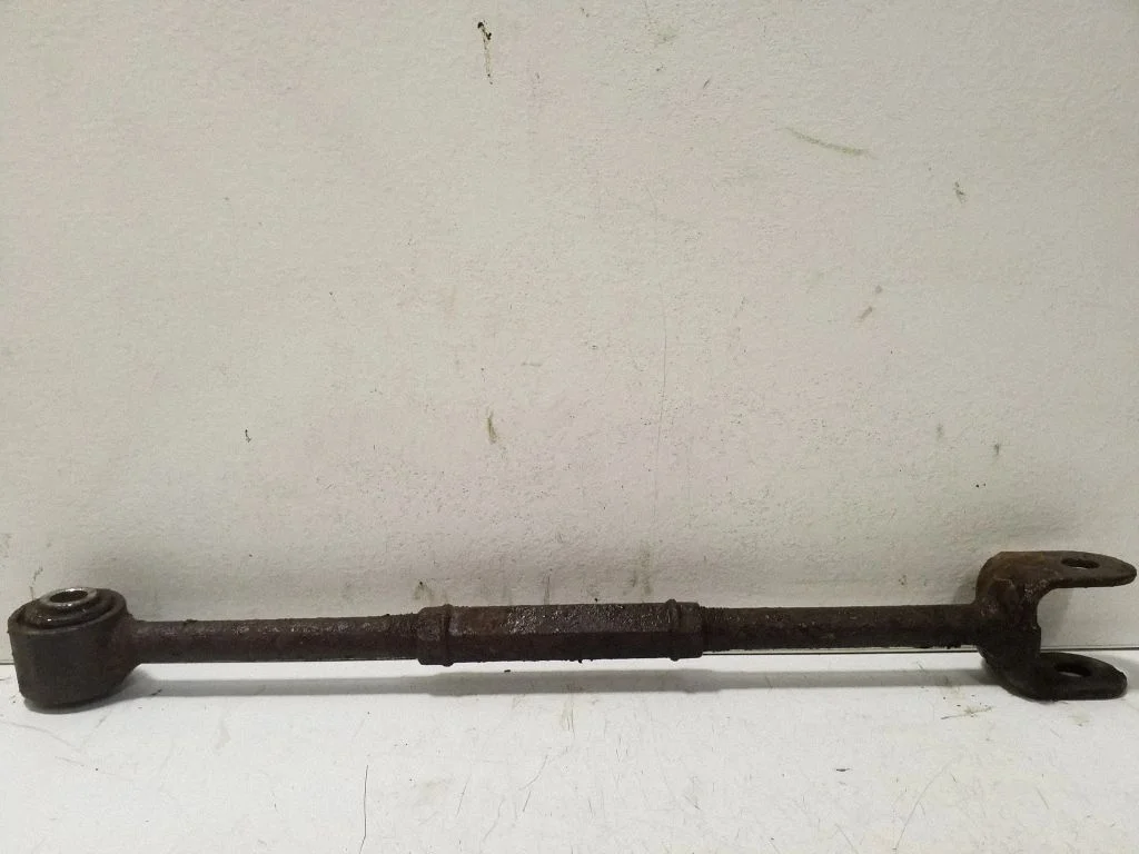 Rear control arm