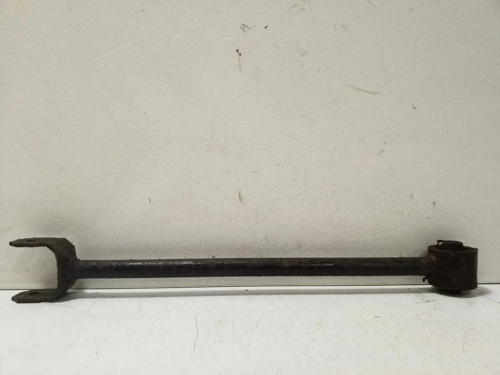 Rear control arm
