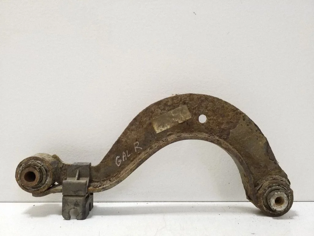 Rear control arm – right