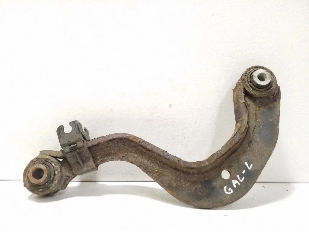 Rear control arm – left