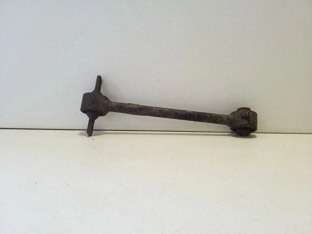 Tagumine õõtshoob – tagumine vasak