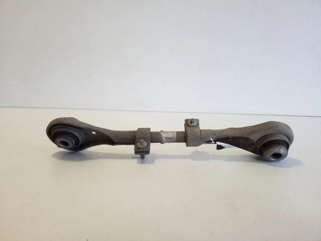 Rear control arm – rear left