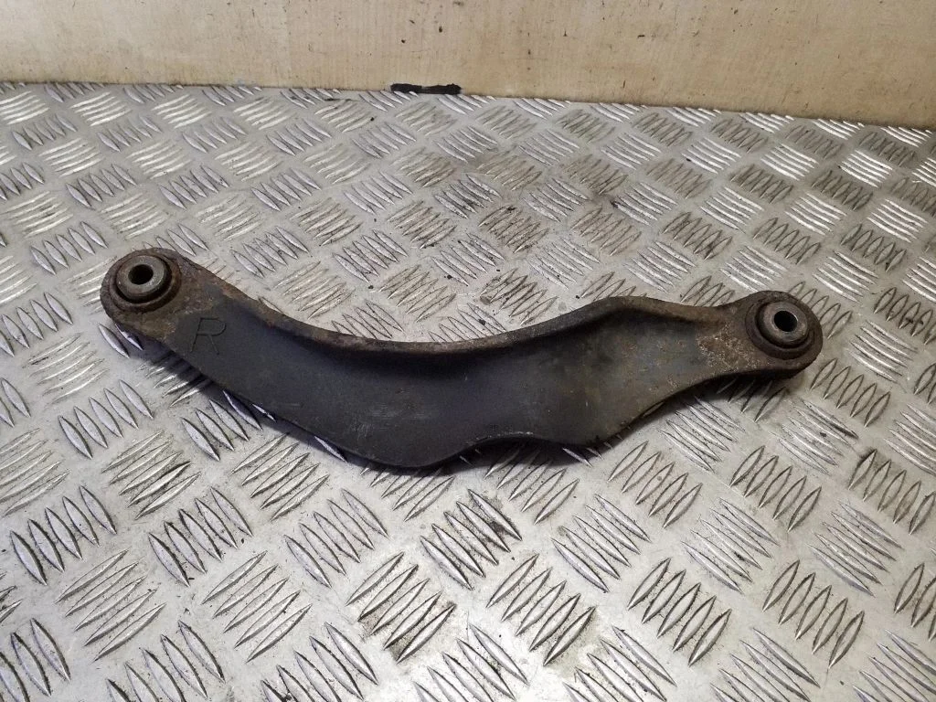 Rear control arm – Volvo XC70 (2014-2016)