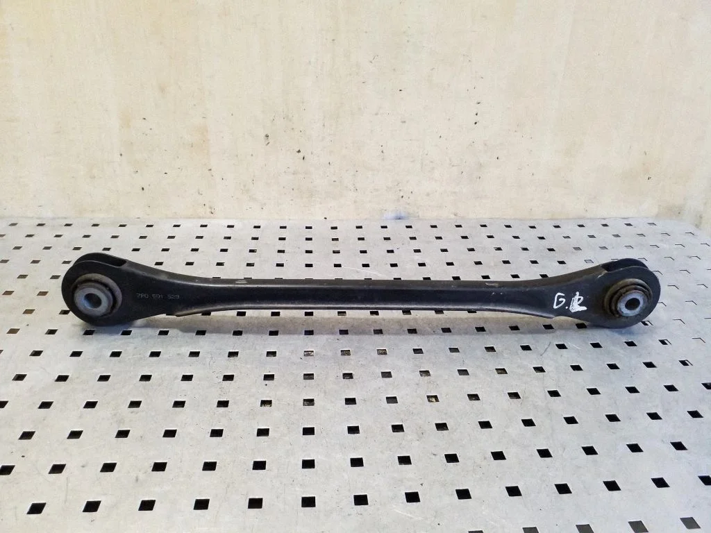 Rear control arm 7P0501531