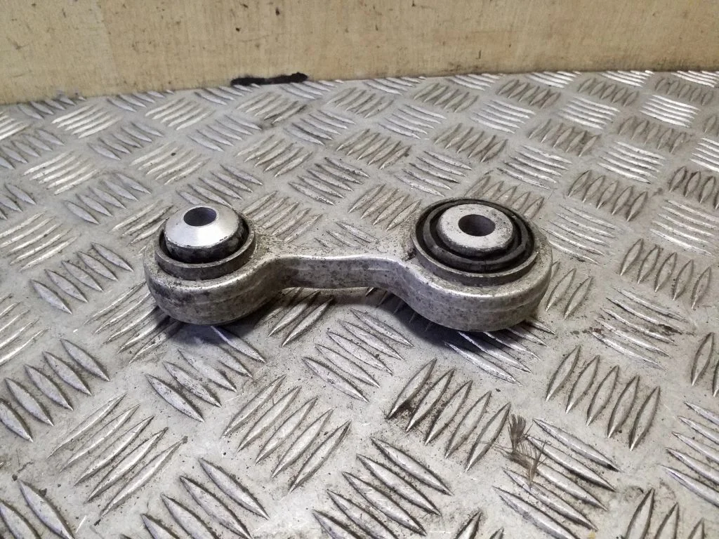 Rear control arm 33326775683