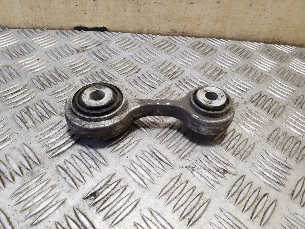 Rear control arm 33326775683
