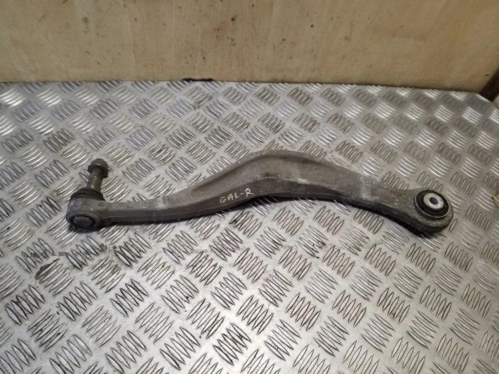 Rear control arm – right