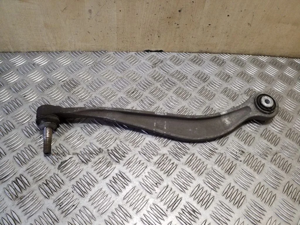 Rear control arm – right