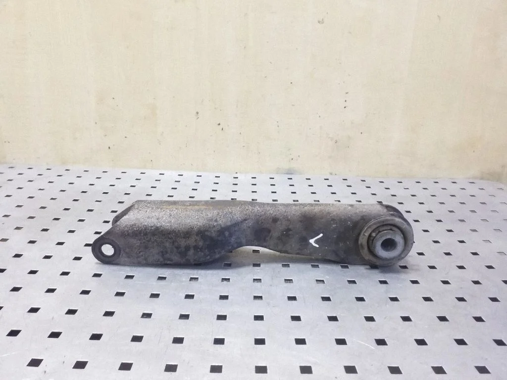 Rear control arm CPLA5K898A