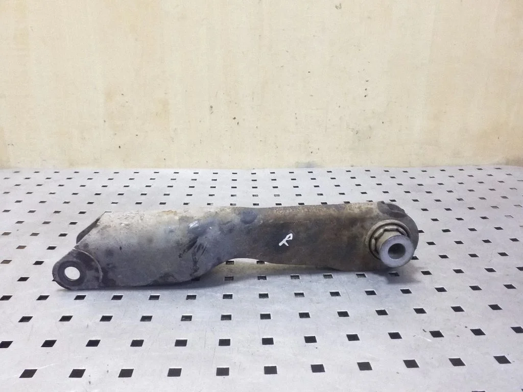 Rear control arm CPLA5K898A
