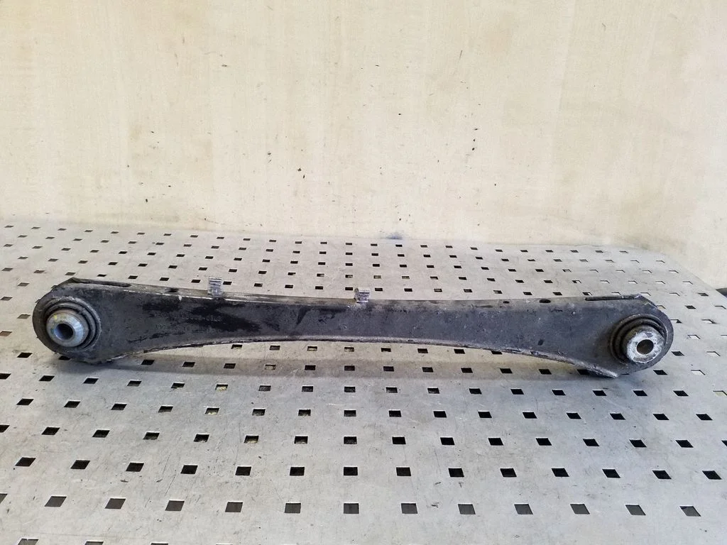Rear control arm 33306788550