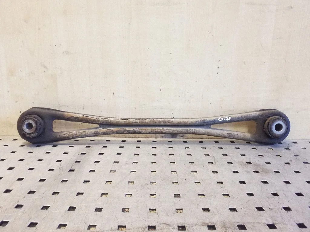Rear control arm 7L8501529A