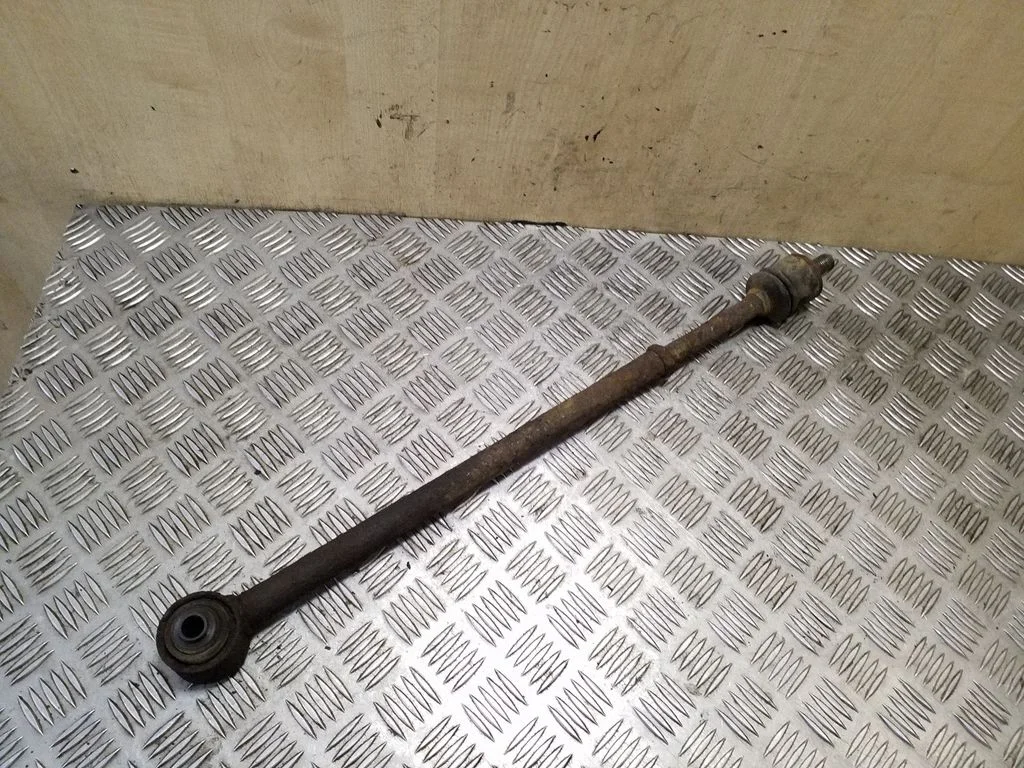 Rear control arm – right
