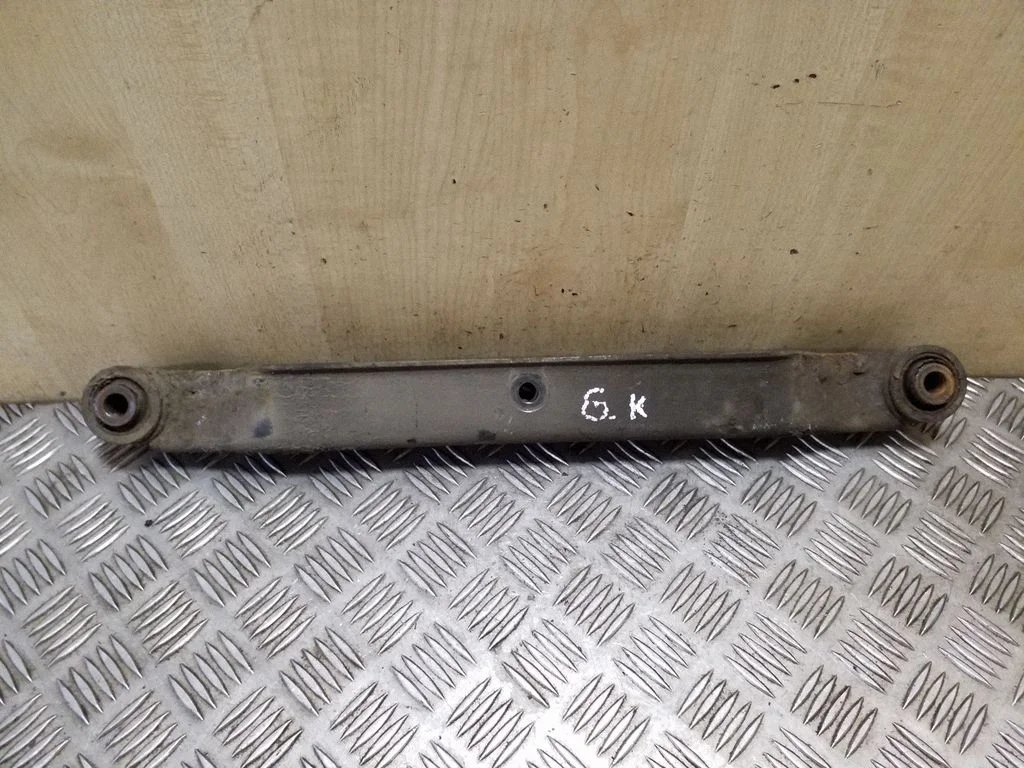Rear control arm – rear left