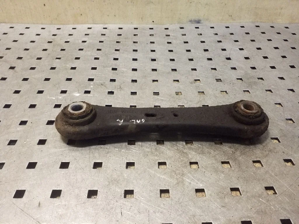 Rear control arm – Volvo S60 (2005-2010)