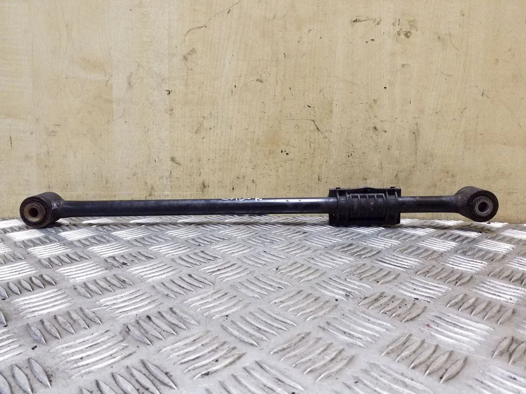 Rear control arm – right