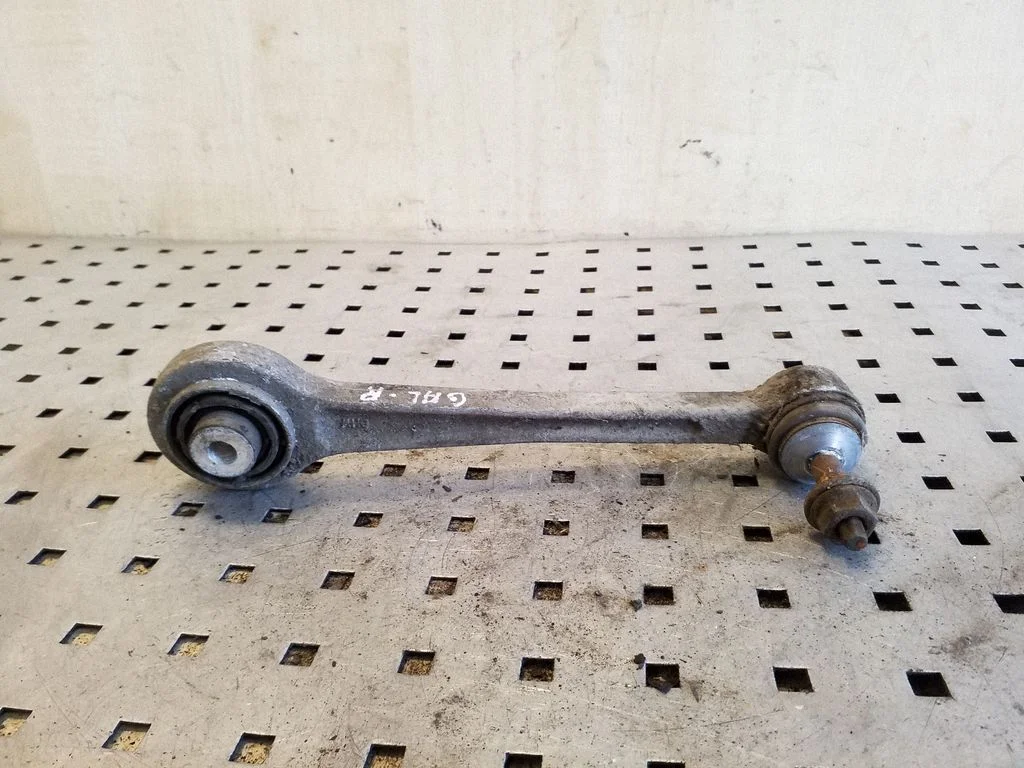Rear control arm – rear right
