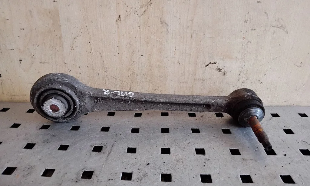 Rear control arm – right