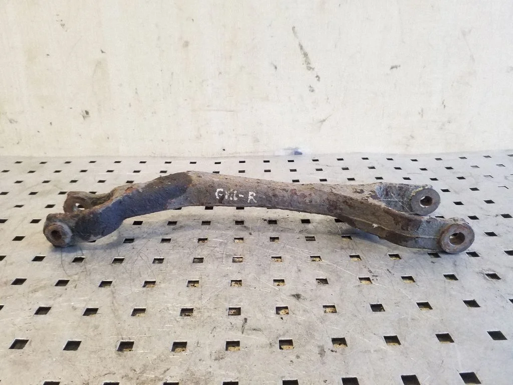Rear control arm – rear right