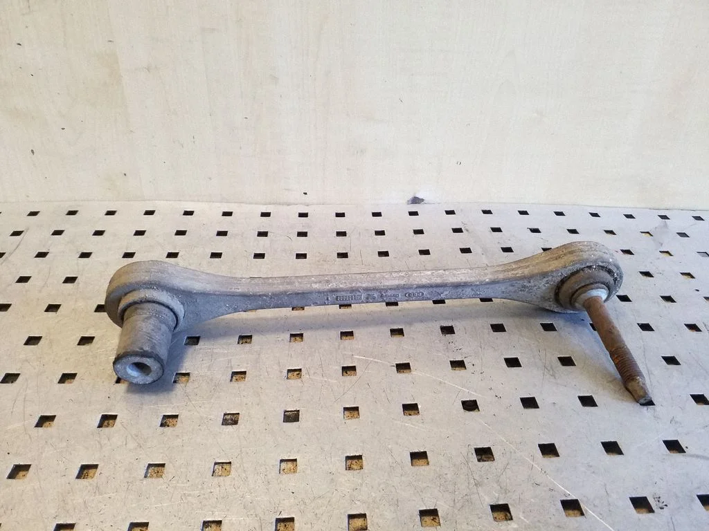 Rear control arm 4E0501537B – Audi A8 S8 D3 4E (2002-2009)
