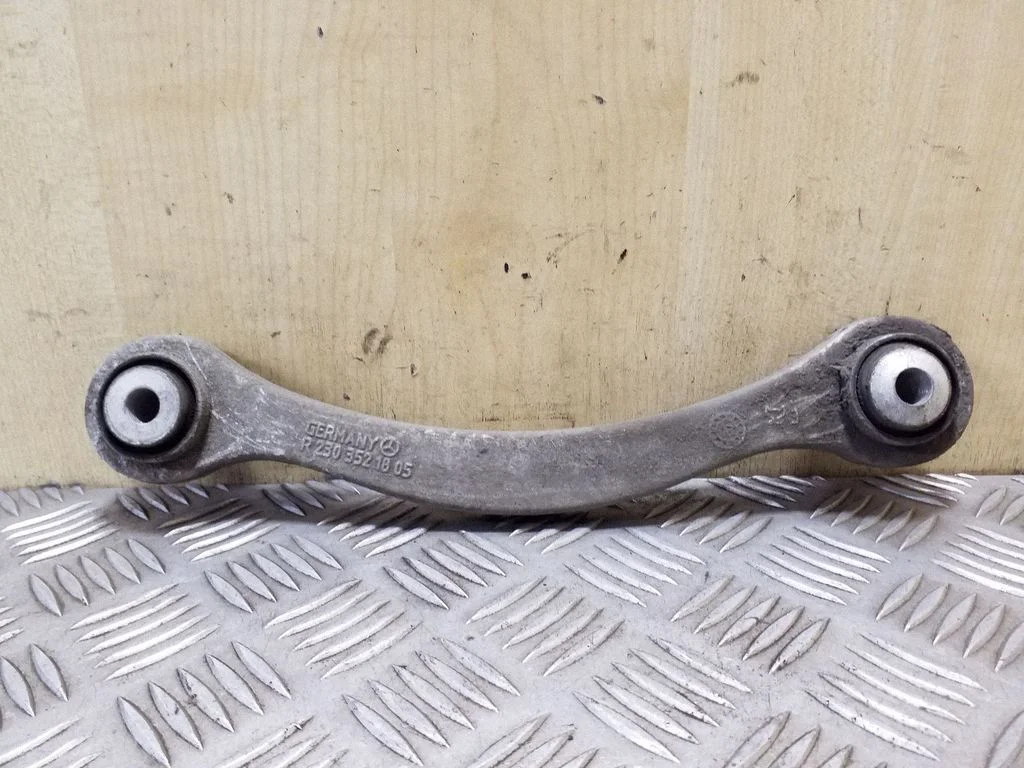 Rear control arm – Mercedes-Benz CLS-Class C219 (2003-2011)