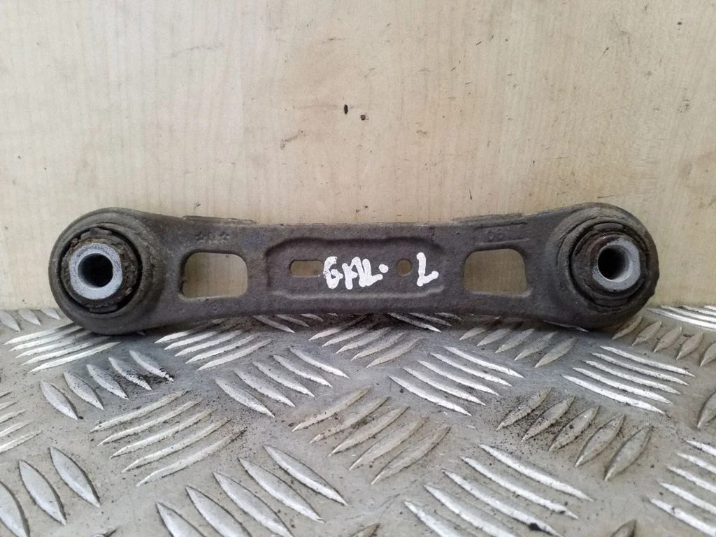 Rear control arm 8G915K743VB
