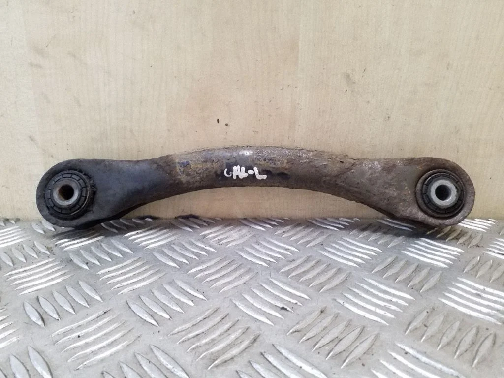 Rear control arm