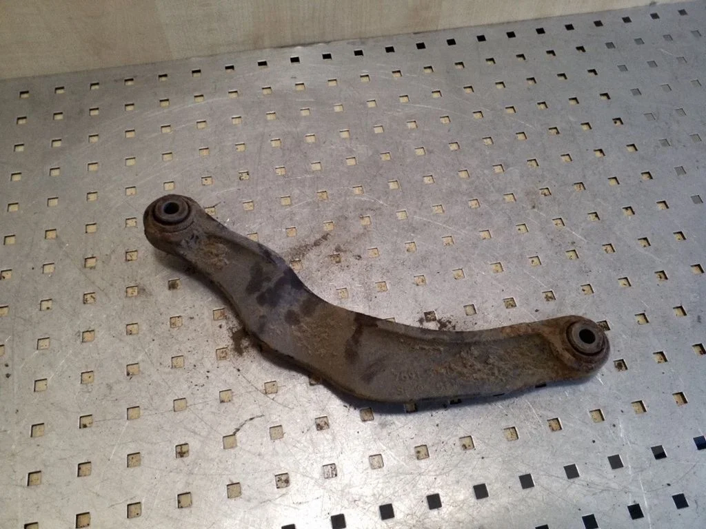 Rear control arm 7G915500VBB
