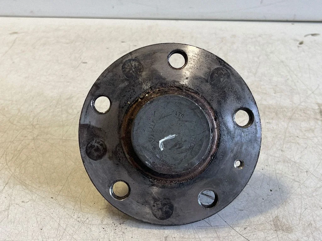 Rear wheel hub – Audi SQ2 GA (2017-), left