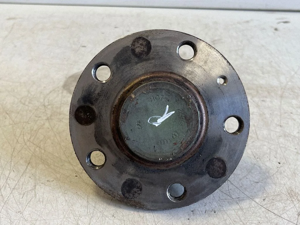 Rear wheel hub – Audi SQ2 GA (2017-), right