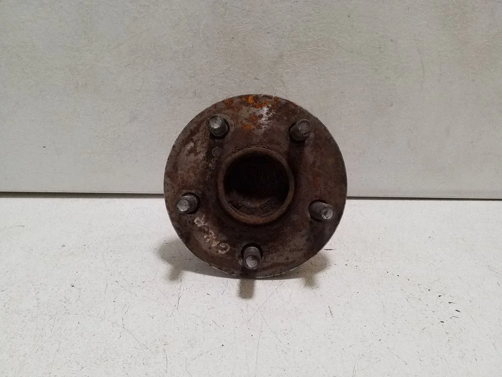 Rear wheel hub – right