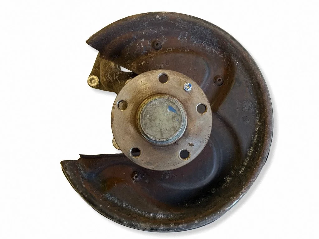 Rear wheel hub – right