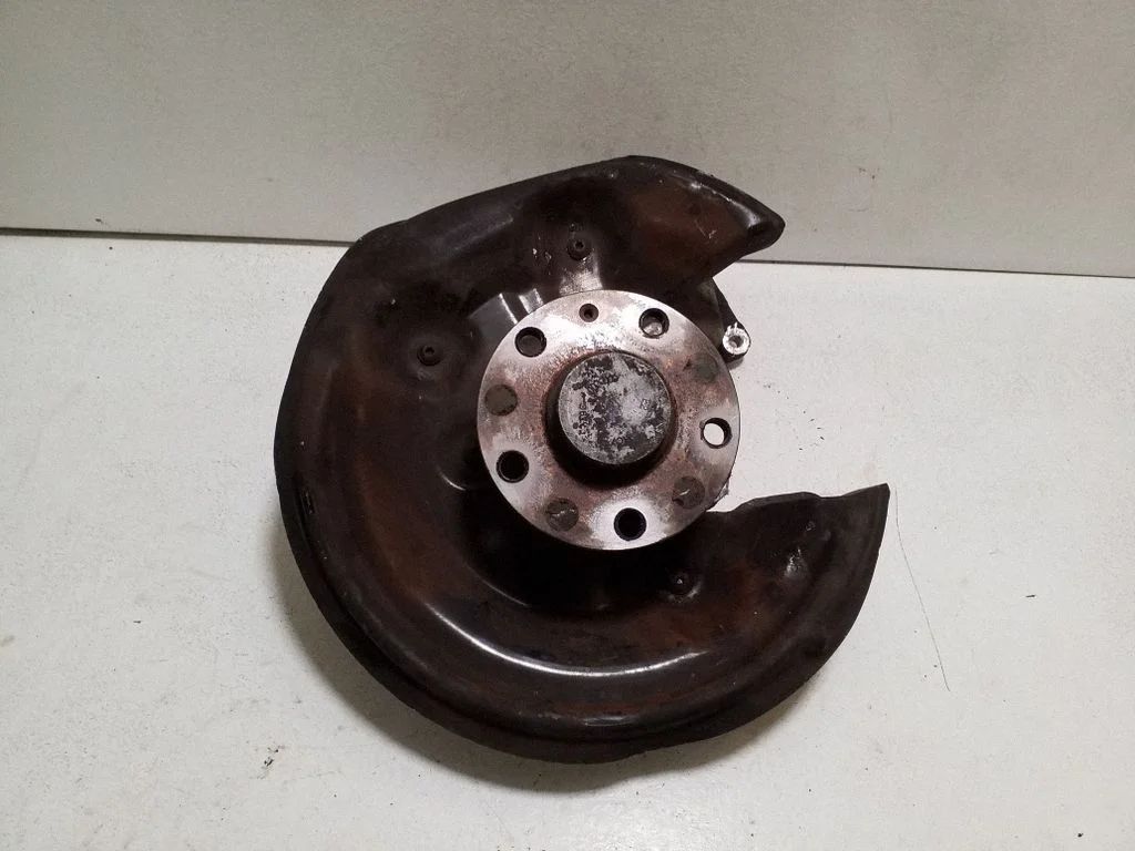 Tagumine rumm – Audi Q3 8U (2011-2016)