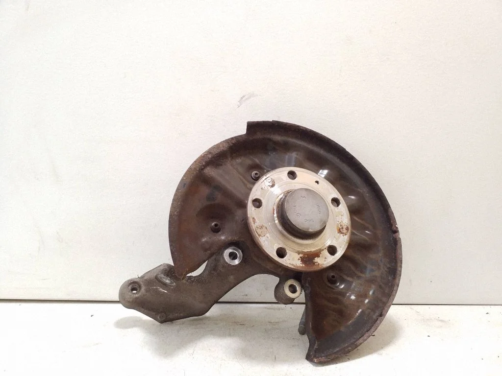 Rear wheel hub – rear right