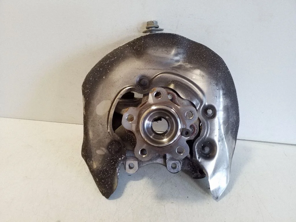 Rear wheel hub 6893274