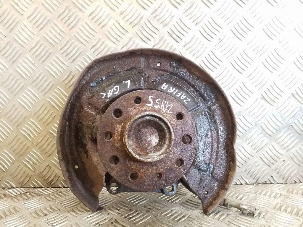 Rear wheel hub – left