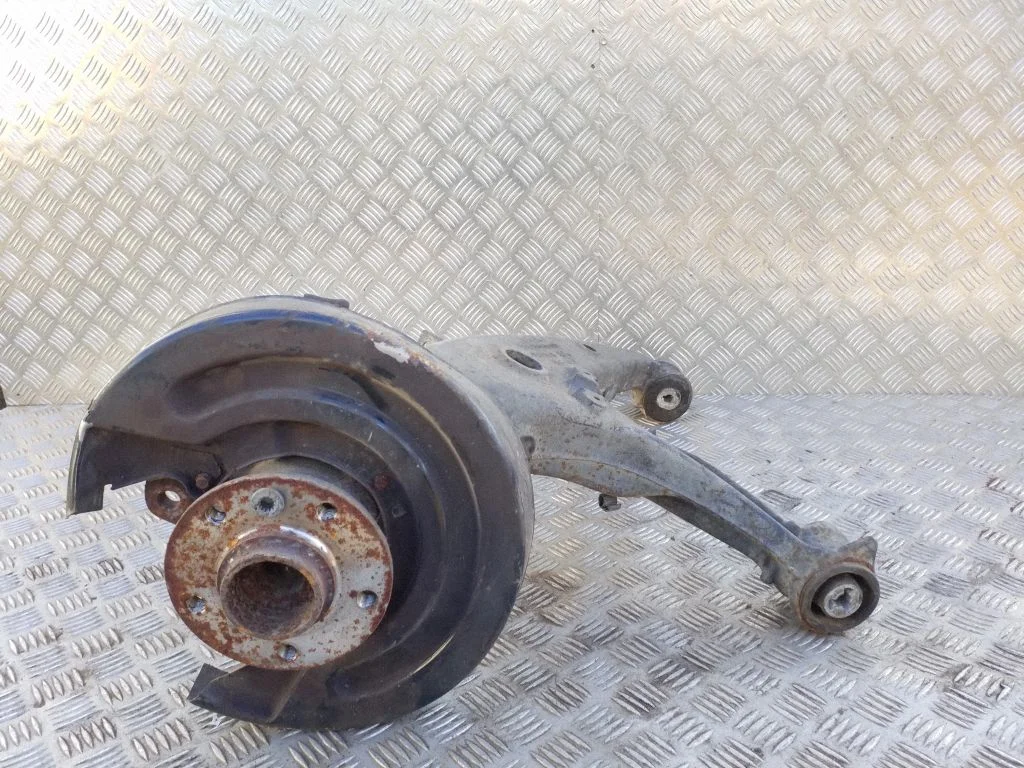 Tagumine rumm 7H0501413D