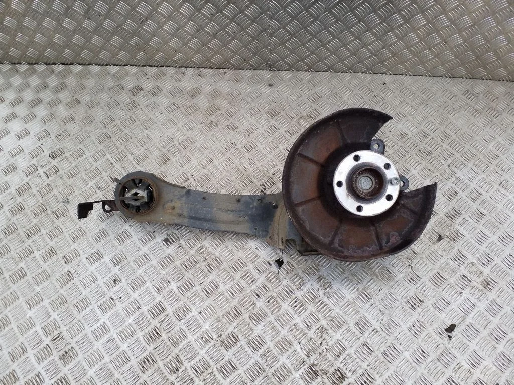 Aizmugurējā rumba 7G915A969VAE