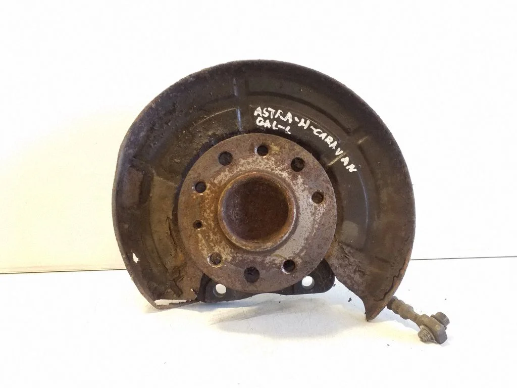 Rear wheel hub – left