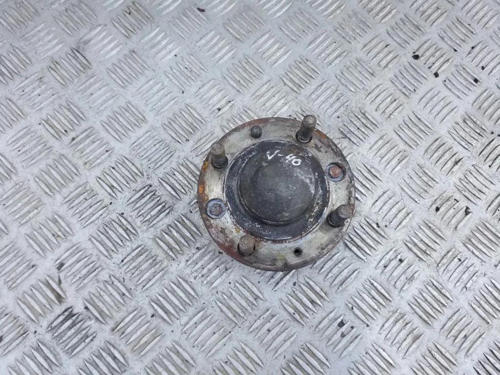 Rear wheel hub – Volvo S40, V40 (1995-2004)