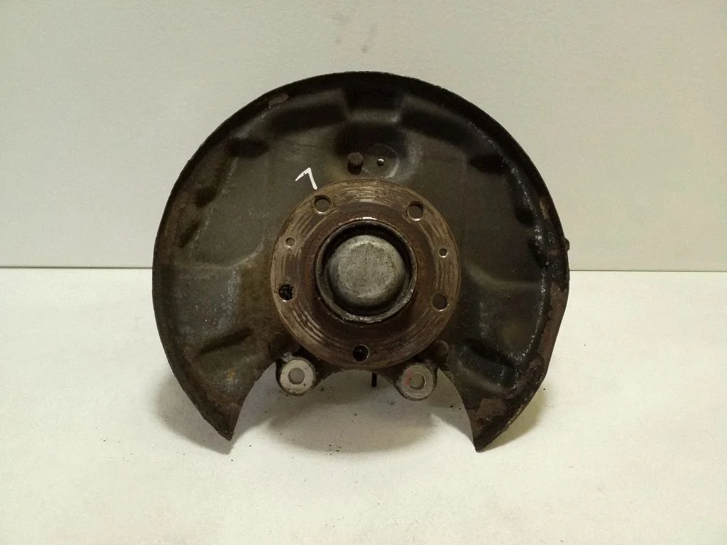 Tagumine rumm – vasak