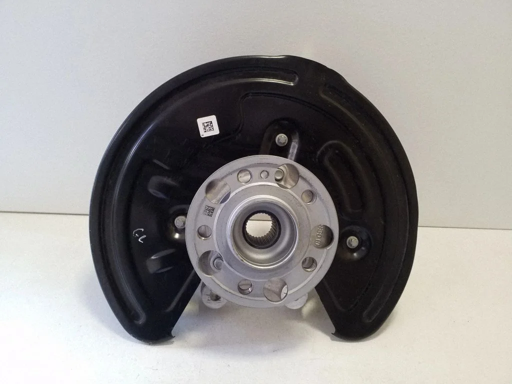 Rear wheel hub A2140100