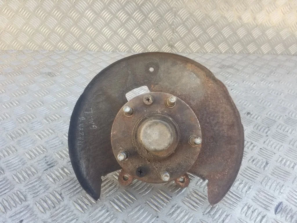 Rear wheel hub – left