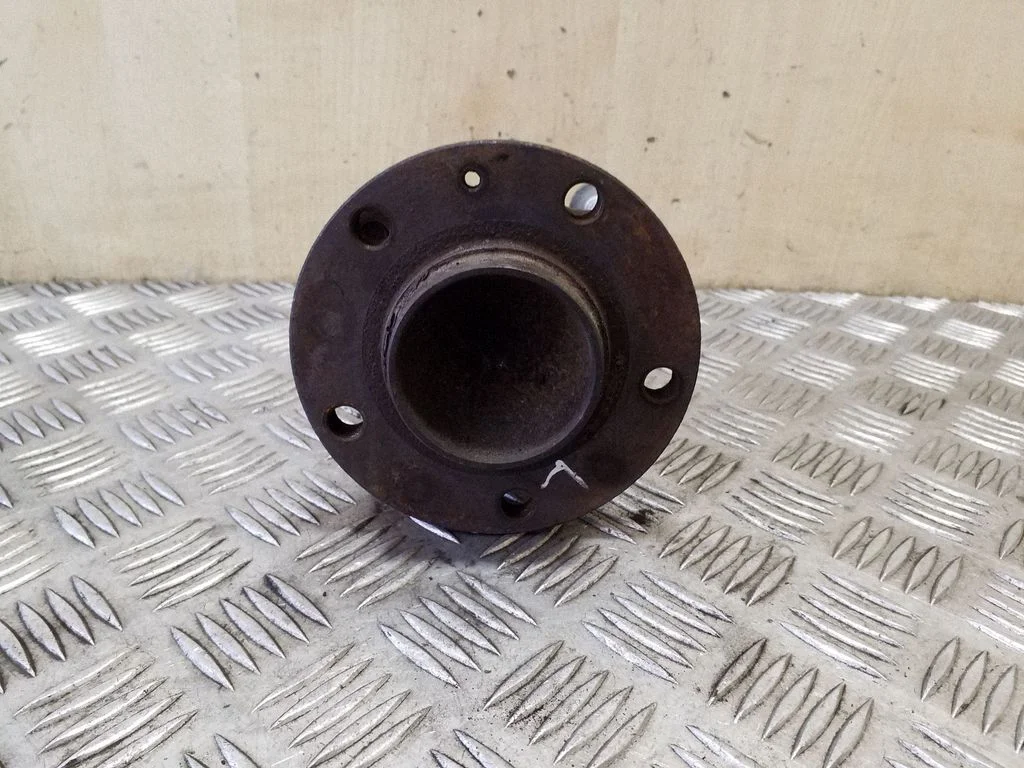 Rear wheel hub – Citroen C4 Grand Picasso (2013-2018), left