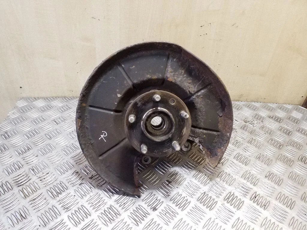 Tagumine rumm – Ford Kuga I (2008-2012)