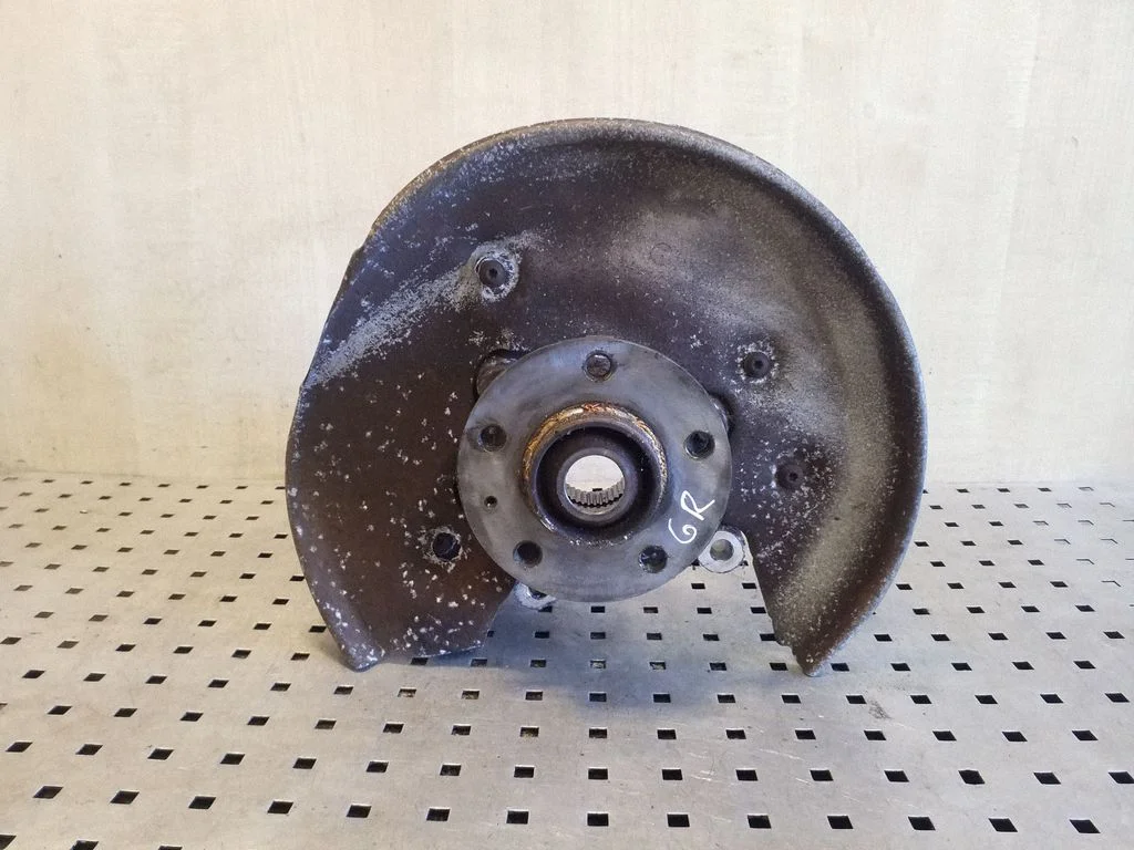 Tagumine rumm 8R0505436A