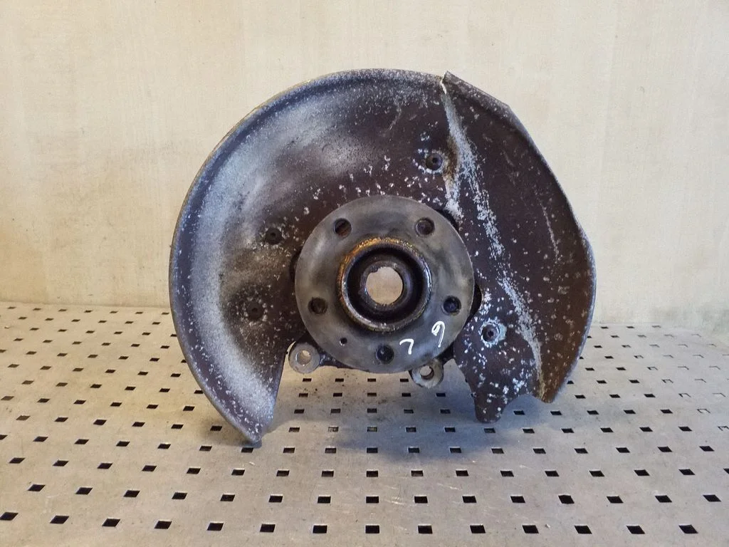 Tagumine rumm 8R0505435A